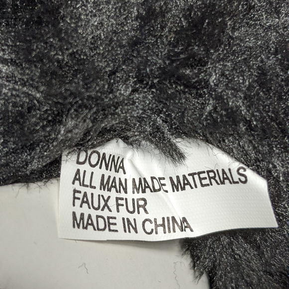 Totes Donna Black Quilted Fur-Lined Boots - Picture 7 of 10